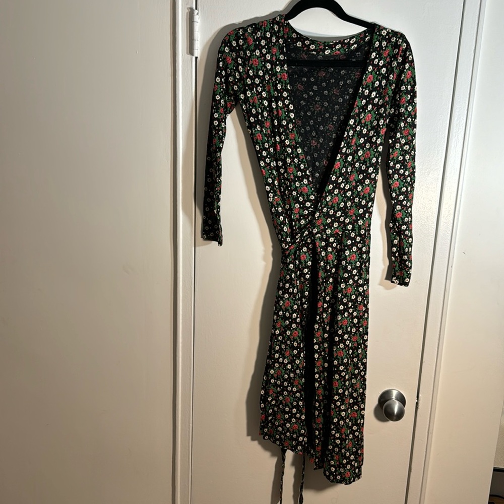 Vintage Diane Von Furstenberg iconic wrap dress. Size 6
